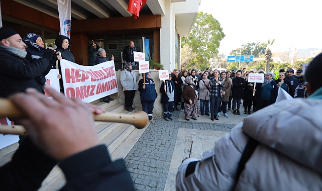 BELEDİYE EMEKÇİLERİ FİLİZ BAŞKAN’I ALKIŞLARLA KARŞILADI