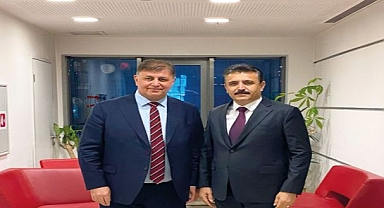  Ayvalık Belediye Başkanı Mesut Ergin