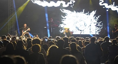 Çim Konserleri'nde Sena Şener rüzgarı