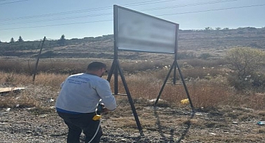 Görsel Kirlilik Yaratan Reklam Panoları 