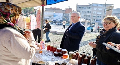 Üreten Kadınlar İçin Yeni Yıl Pazarı Kurdu