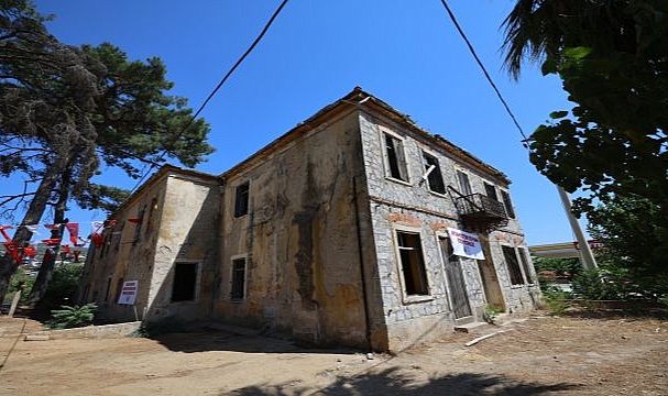Atatürk’ün Efes Selçuk’a Gelişi Yapay Zekâ ile Canlandırıldı