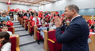Başkan Tugay gençleri ve çocukları ağırladı