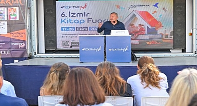 İZKİTAP’ta edebiyat şöleni sürüyor