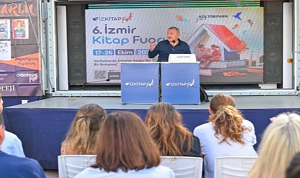 İZKİTAP’ta edebiyat şöleni sürüyor