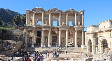 Büyükşehir’den öğrencilere tarih ve müzik molası