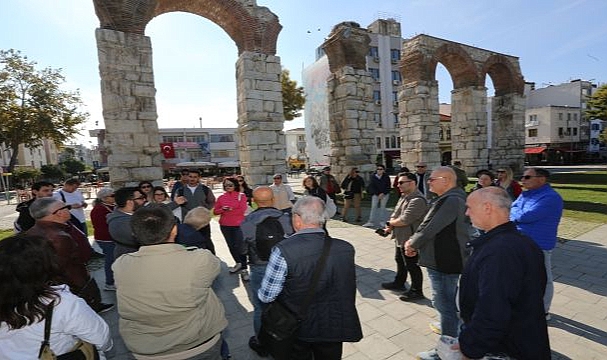 İzmirli Turist Rehberlerinden Efes Tarlası Yaşam Köyü’ne Eğitim Ziyareti
