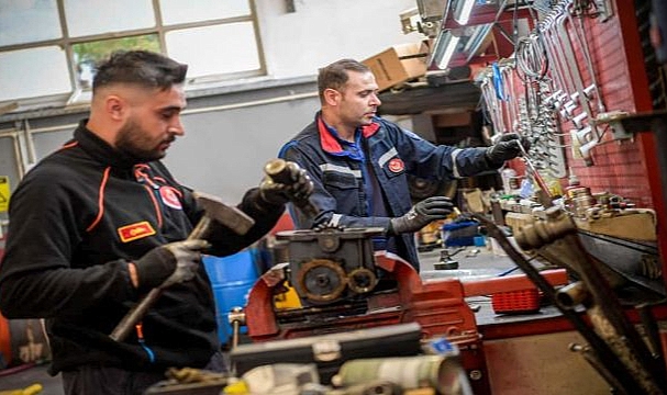 İtfaiye araçlarının bakım üssü: Mekatronik Atölyesi