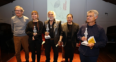  Mizah Nefes Aldırır: 9. İzmir Mizah Festivali panellerle devam etti