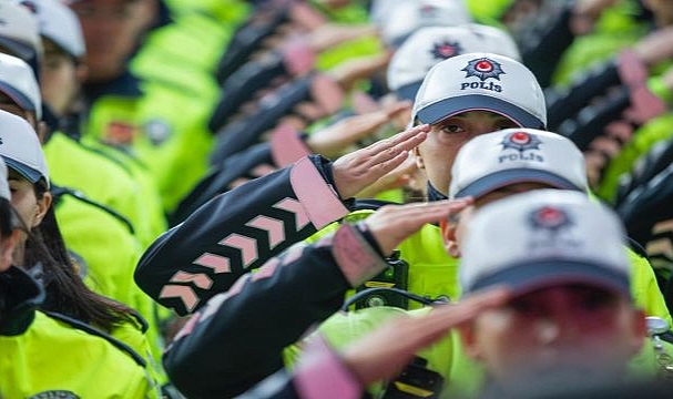 İzmir’in şehitleri Fethi Sekin ve Musa Can unutulmadı