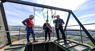 Afetlerde mahsur kalan hayvanlar unutulmayacak