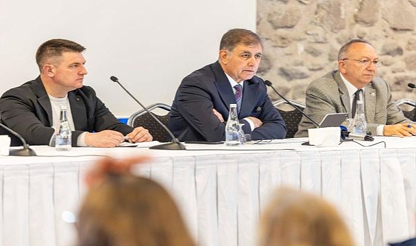 Başkan Tugay: Günü kurtarmak için değil, geleceğimizi kurtarmak için çalışmalıyız