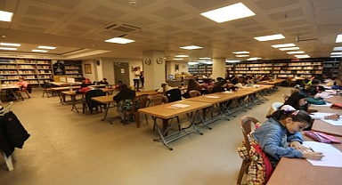 Efes selçuk belediyesi’nden sınav yolundaki öğrencilere destek