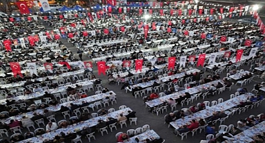Efes selçuk’ta iftar sofrası dayanışma ile kuruldu
