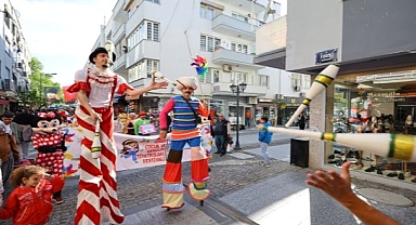 Efes selçuk’ta çocuk ve gençlik tiyatroları festivali coşkusu