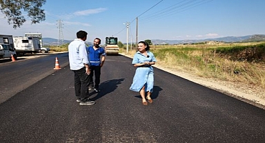 İZBETON ekipleri Efes Selçuk’ta yolları yeniliyor