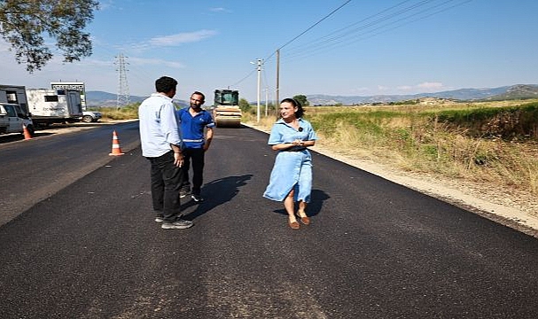 İZBETON ekipleri Efes Selçuk’ta yolları yeniliyor