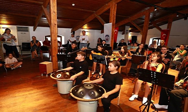 Efes Selçuk’un çocukları barışı renklerle anlattı